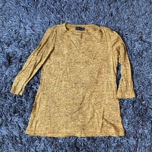 Scoop neck 3/4 sleeve top